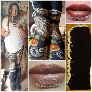 One Size Earth Toned Paisley Floral Leggings